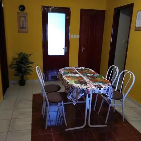 Aranyeso Vendeghaz