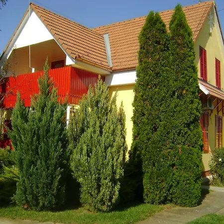 Aranyeso Vendeghaz Konukevi *