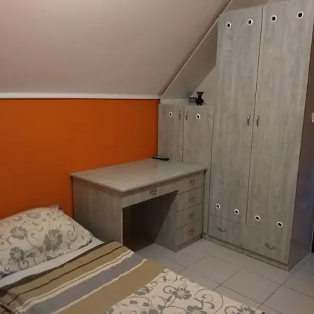 Konukevi Aranyeso Vendeghaz *
