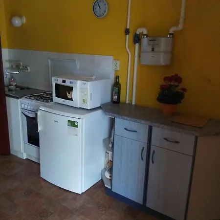 Konukevi Aranyeso Vendeghaz Domaszék